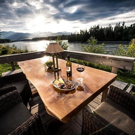 Skeena River House Bed & Breakfast Терас Екстериор снимка