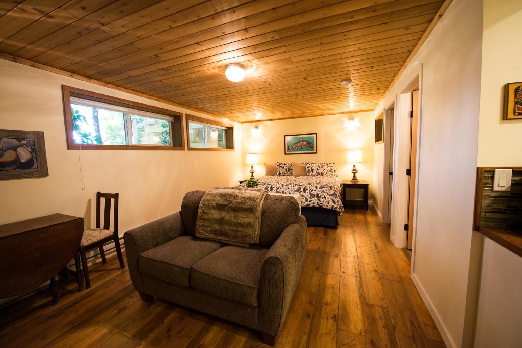 Skeena River House Bed & Breakfast Терас Екстериор снимка