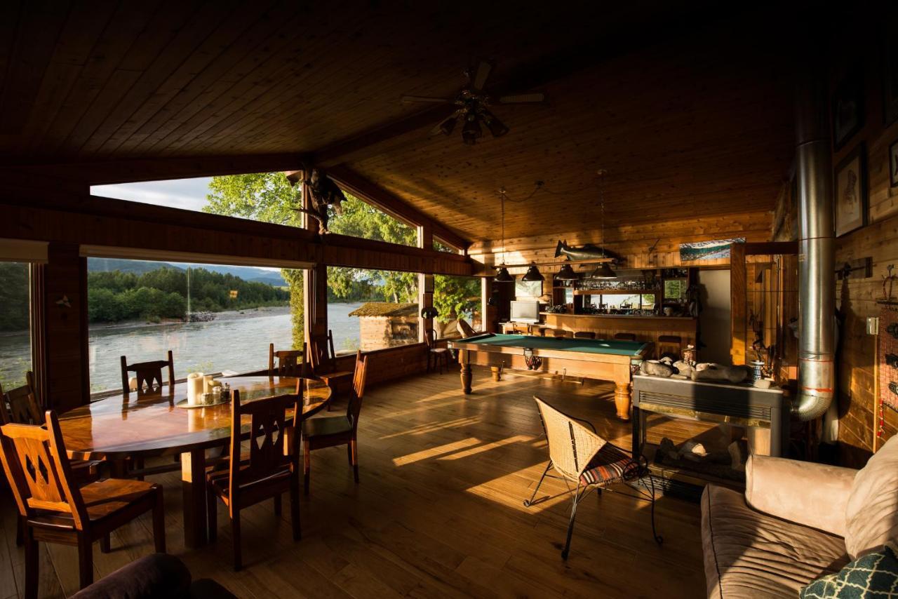 Skeena River House Bed & Breakfast Терас Екстериор снимка