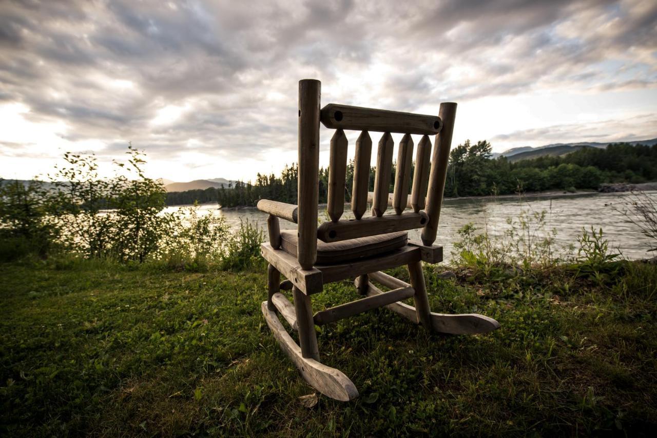 Skeena River House Bed & Breakfast Терас Екстериор снимка