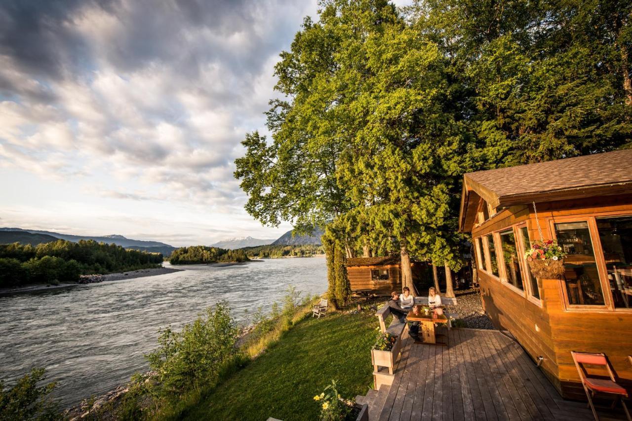 Skeena River House Bed & Breakfast Терас Екстериор снимка