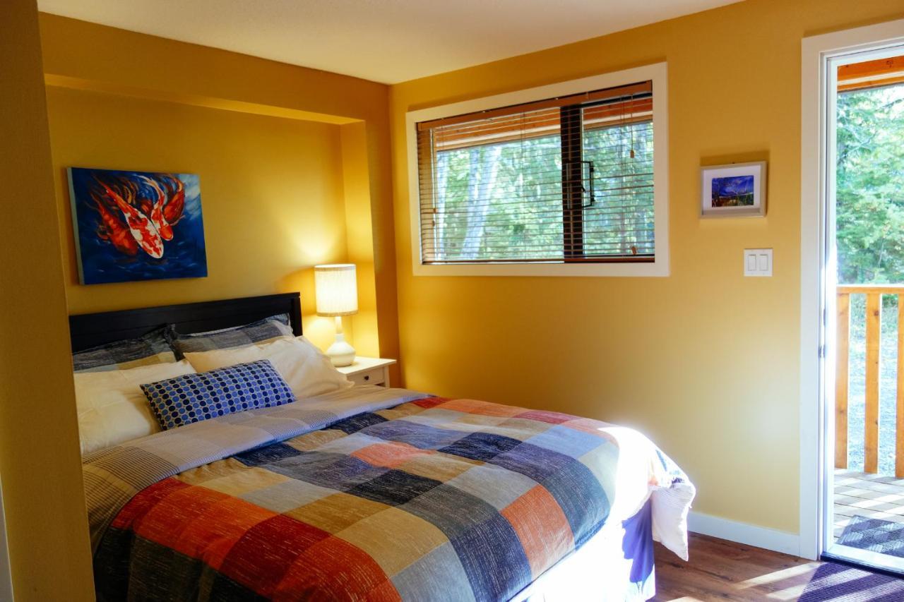 Skeena River House Bed & Breakfast Терас Екстериор снимка