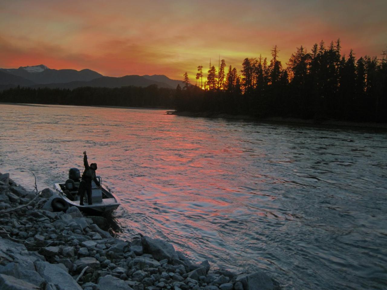 Skeena River House Bed & Breakfast Терас Екстериор снимка