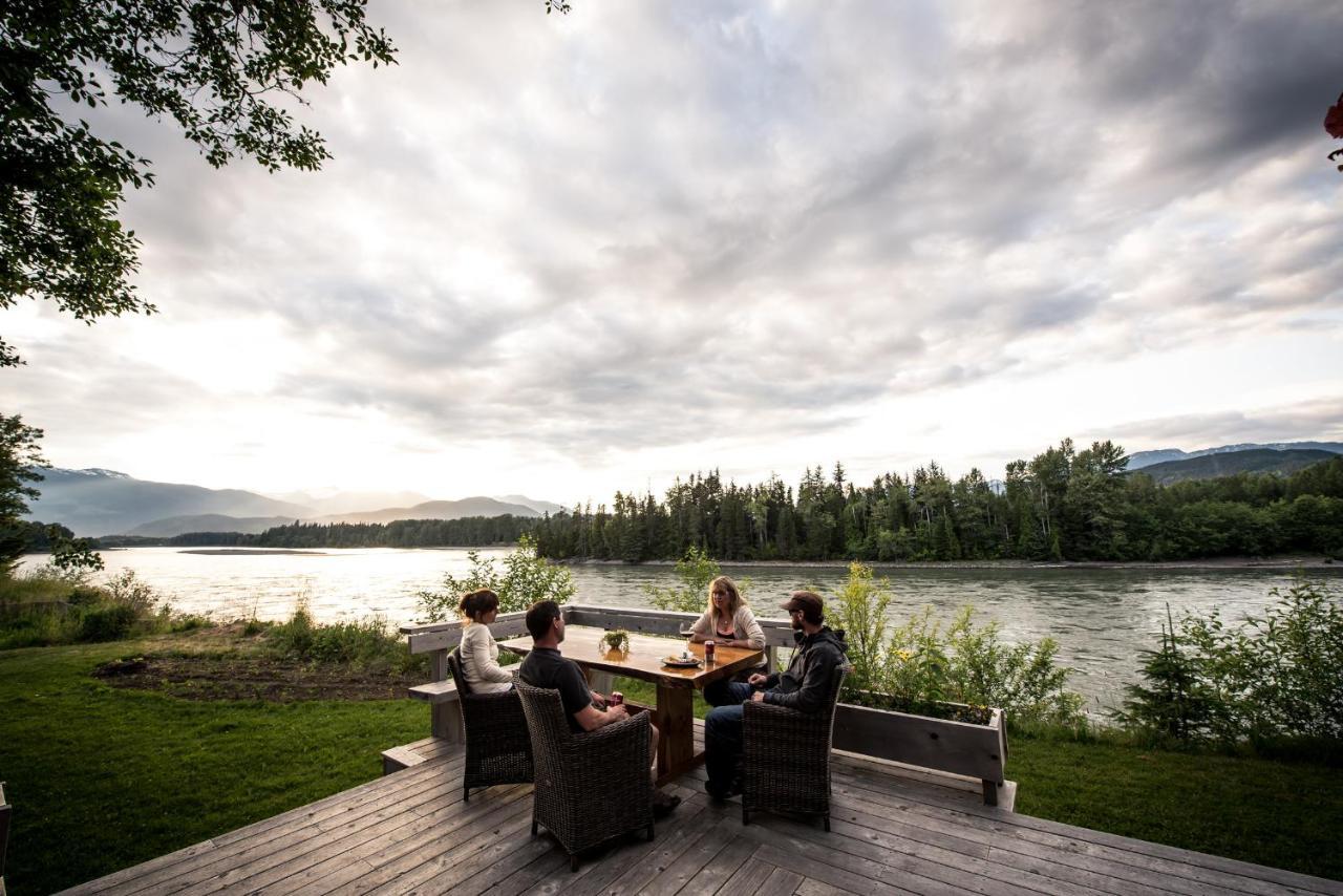 Skeena River House Bed & Breakfast Терас Екстериор снимка